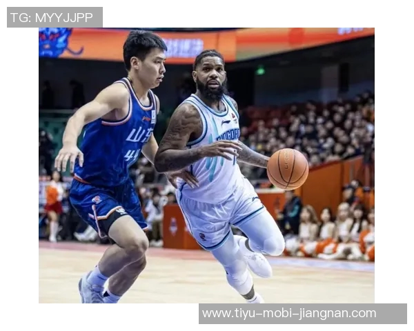 鲍威尔表现平平17分6板6助攻三分球命中率低迷引发关注