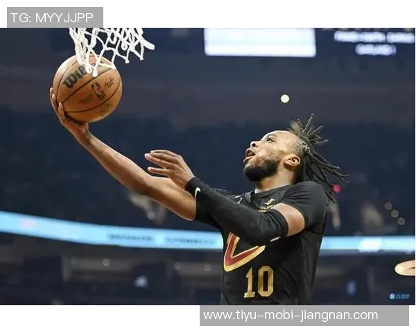 加兰表现出色三分命中率高效贡献15分5板6助球队战绩提升至正负值18最低